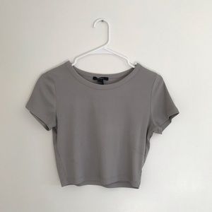 Grey cropped tee